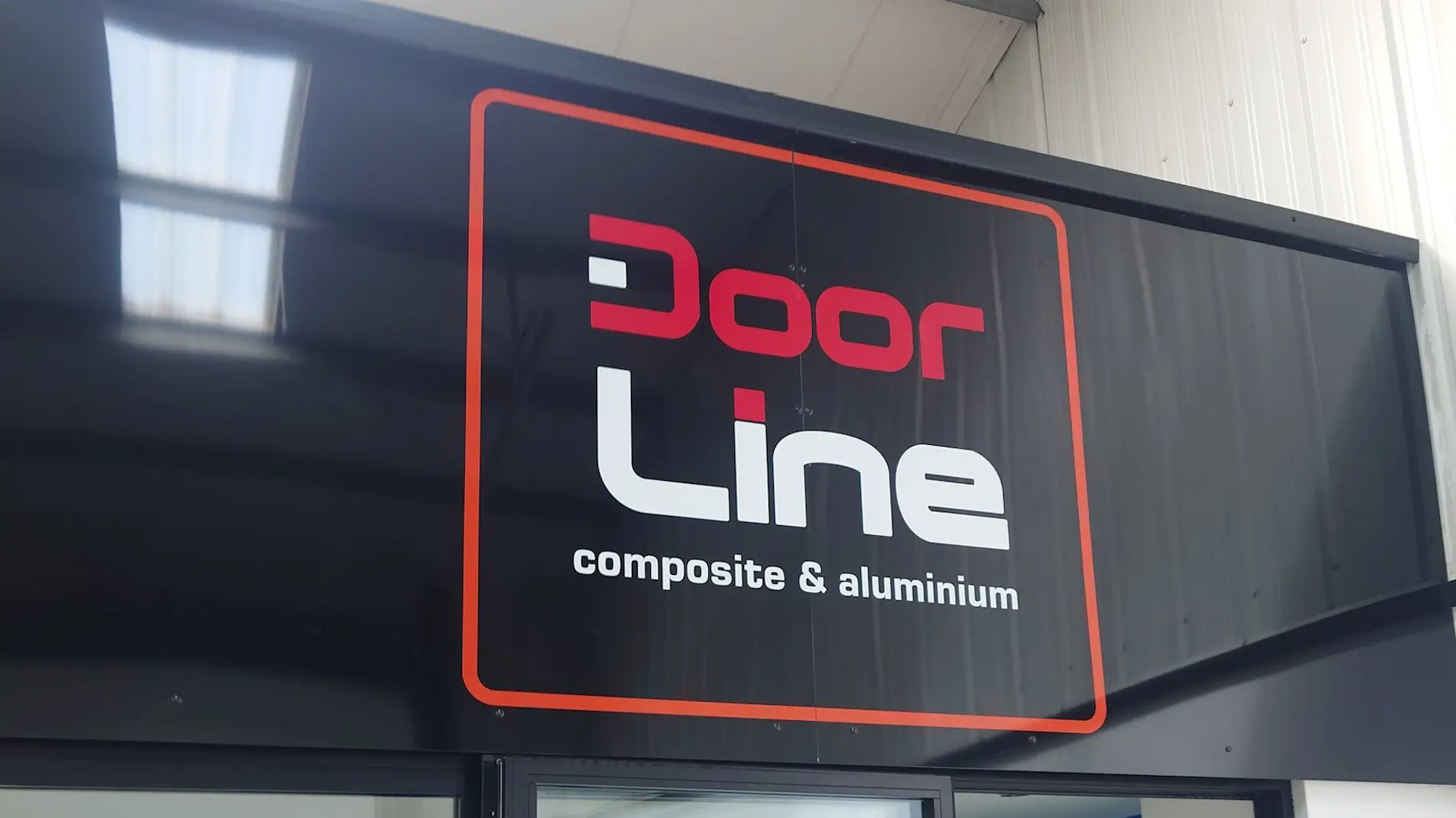 door line showroom